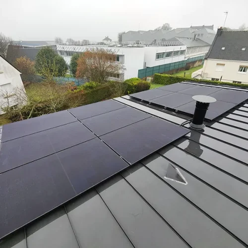 Panneaux solaires sur toit maison Morbihan